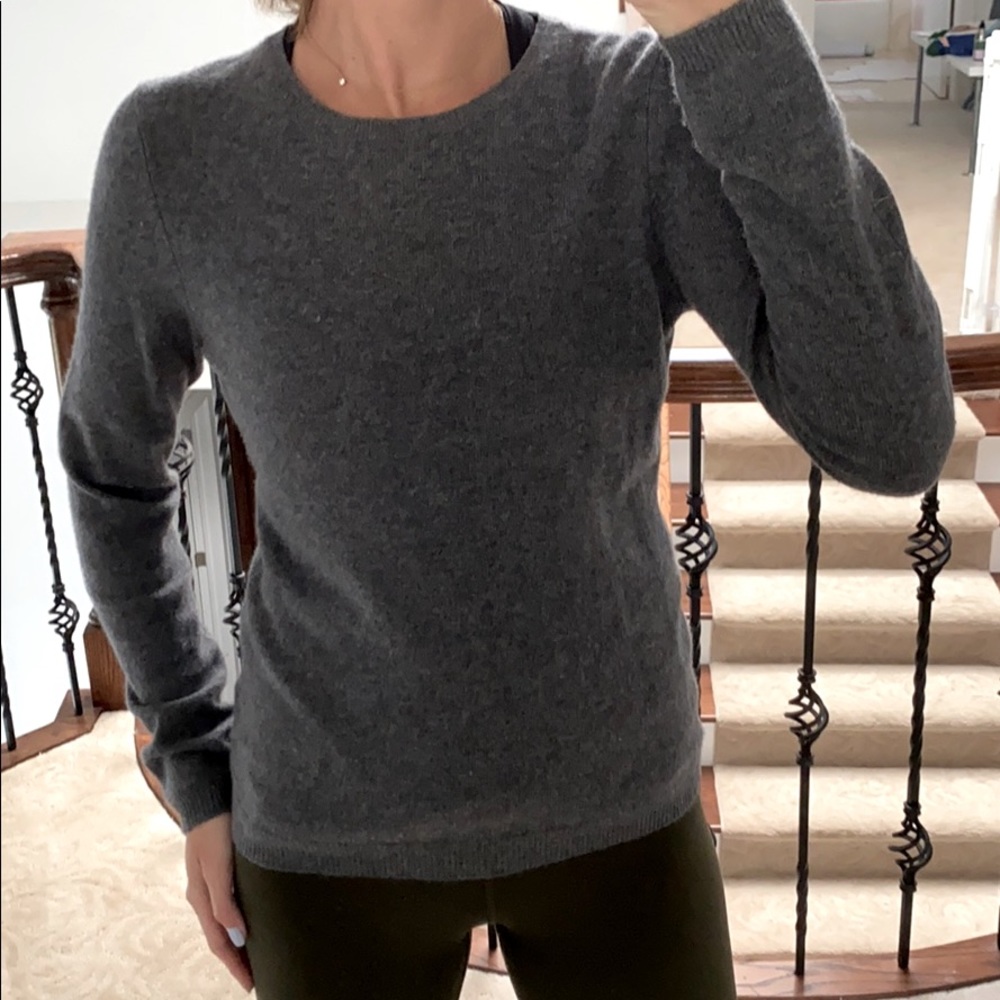 Cashmere grey sweater